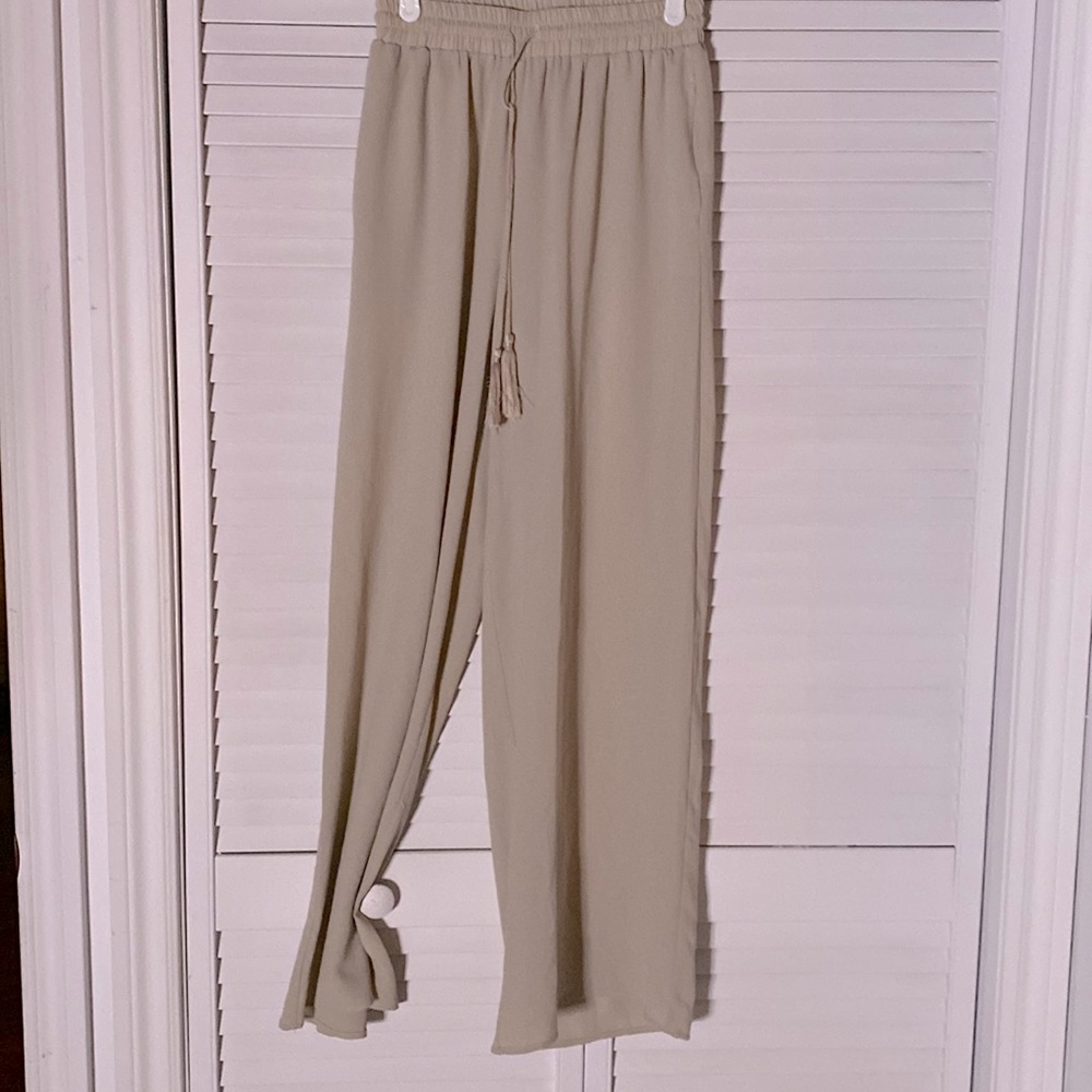 Super light and flowy pants size S!😍❤️